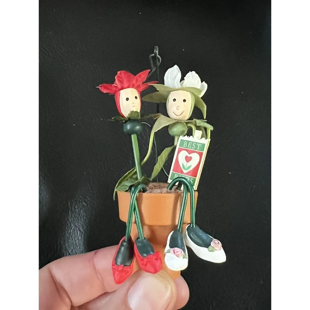 Hallmark Ornament Best Buds Two Flowers in a Flowerpot 2007 Christmas Keepsake